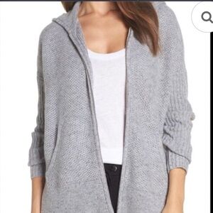 💙UGG Elyse Women’s Cashmere Light Grey Heather zip up hoodie